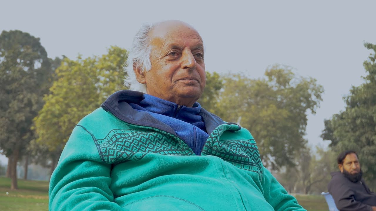 Writing Technique of Mustansar Hussain Tarar, largest selling Urdu writer in Pakistan