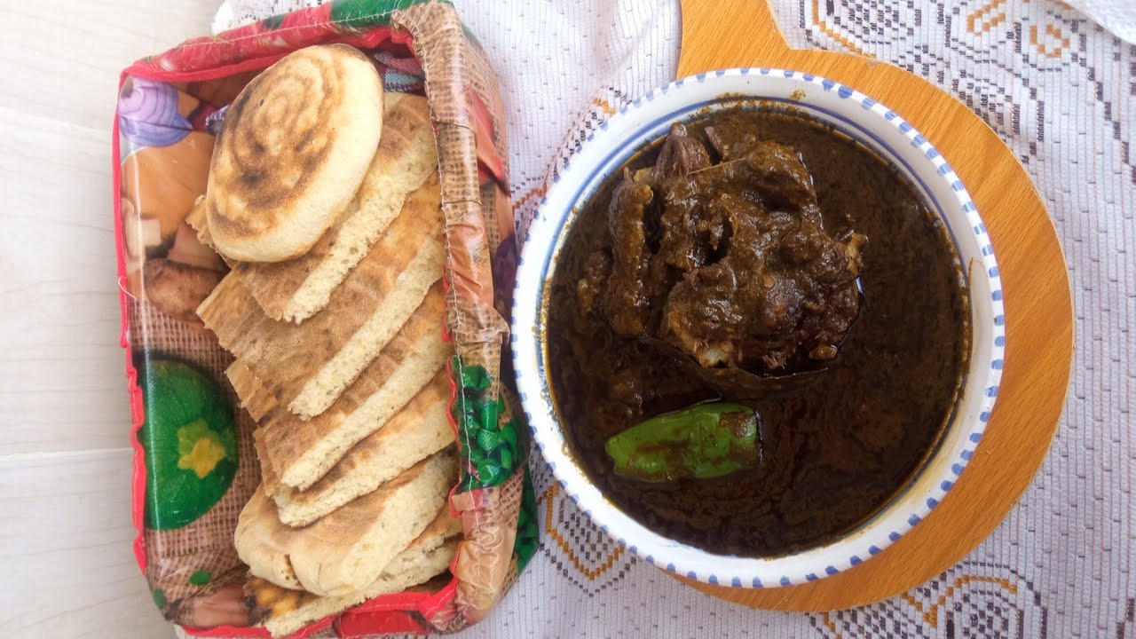 ملوخية حلوة عسل 😍 بنينة خلاه بطريقة خالتي مختلفة  تدمنوها كيفي انا 😌 مع مطلوع السميد خفيف و طالع بنة