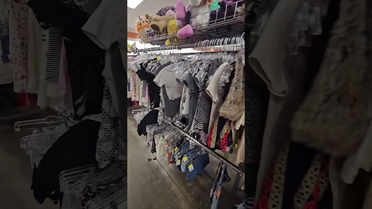 Thrifting at Goodwill in Tempe Phoenix on Kyrene & Warner #thrift #thriftfinds #phoenix #goodwill
