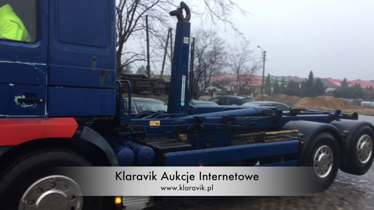 Ciężar&oacute;wka hakowiec MAN 26.414