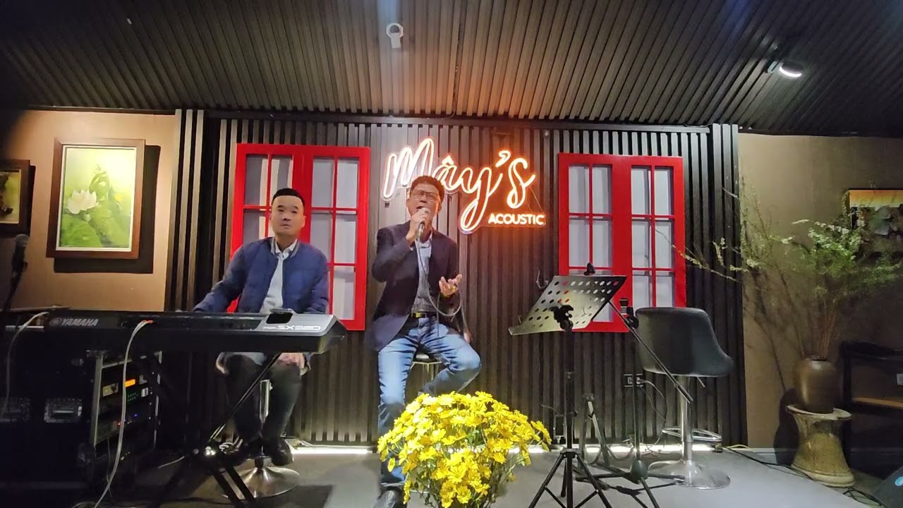 Bến Xuân - Em