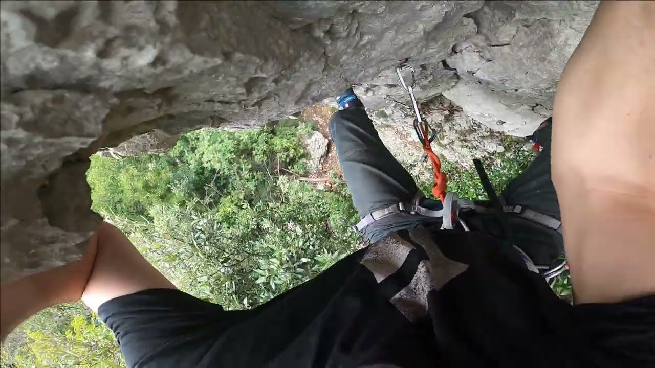 Trojan V+ (Climbing in Vela Draga