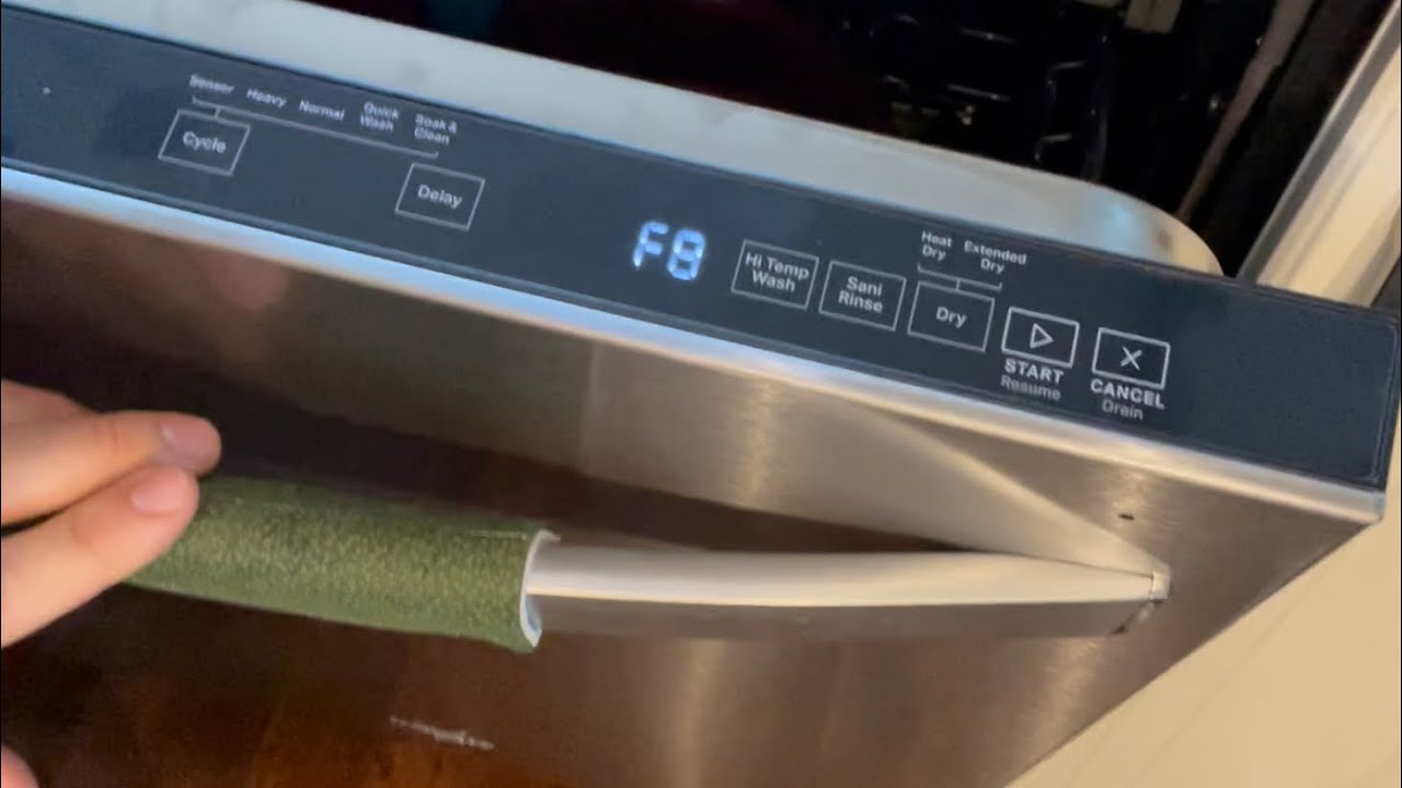 Код неисправности посудомоечной машины Whirlpool F8E4 — утечка из поддона для сбора капель