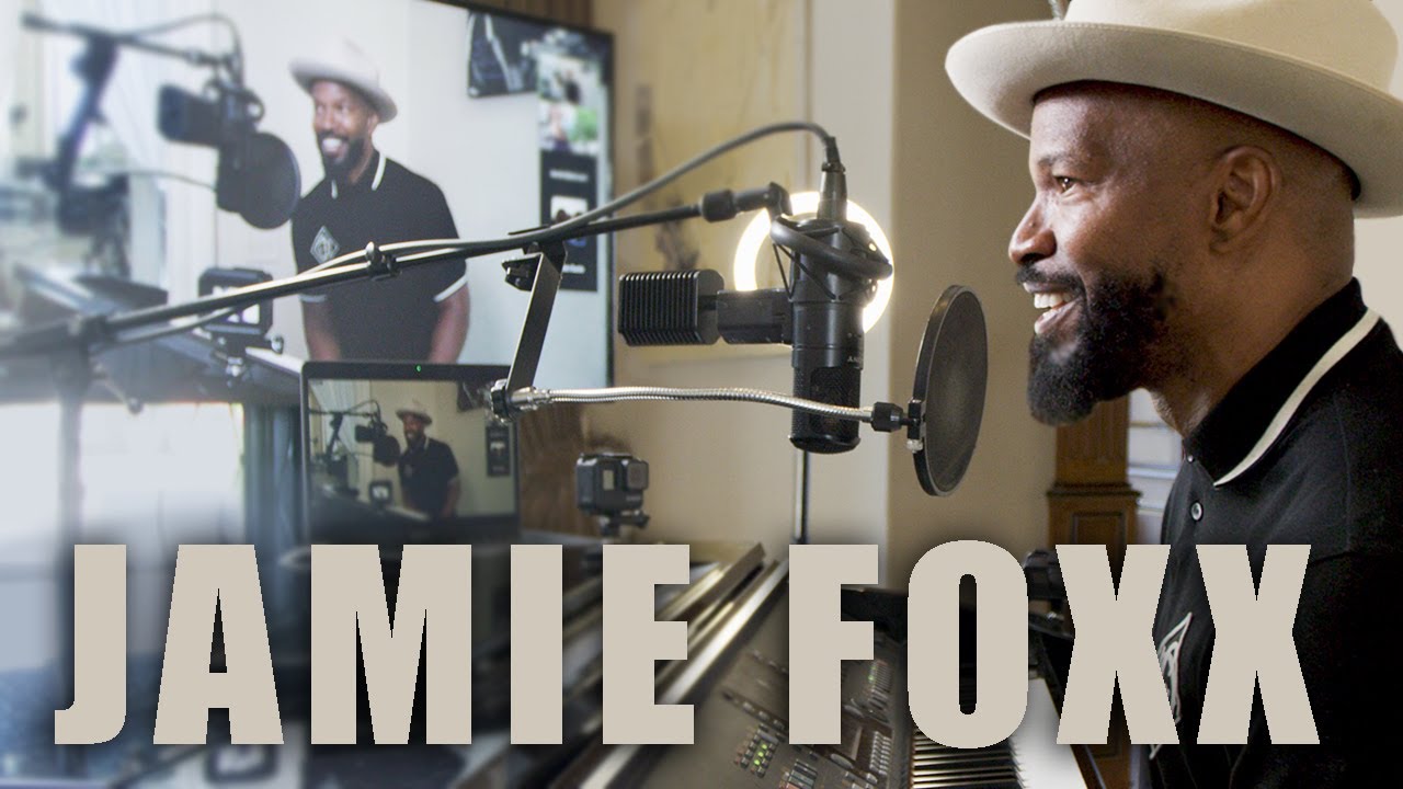 Jamie Foxx Sings Grandma's Hands!!!