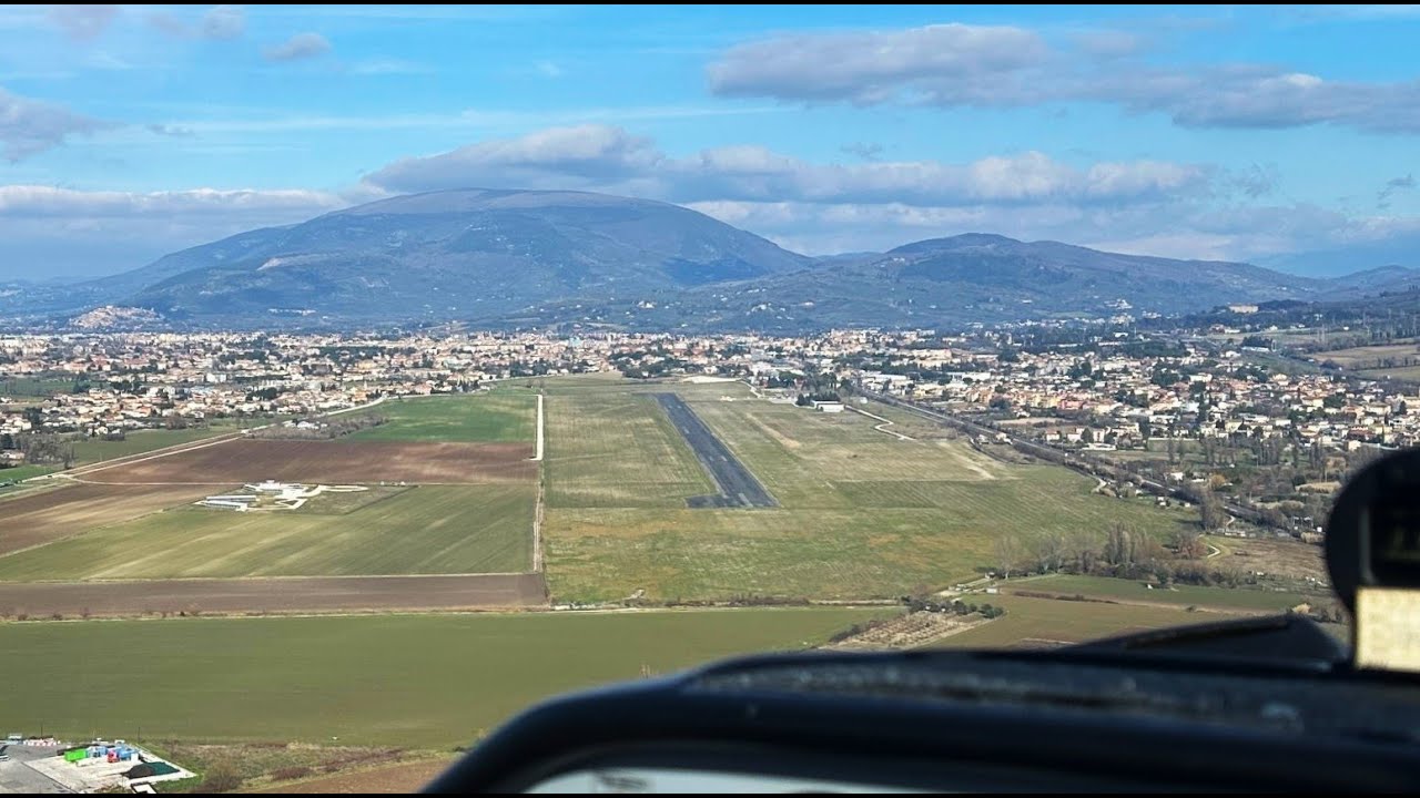 LIAF Foligno Landing rwy 35