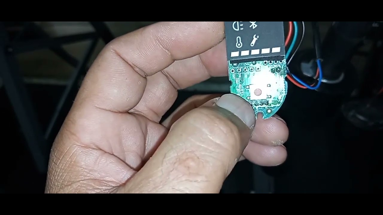 RoRoTEC reparación de monopatín eléctrico HOVER-1 no enciende daño en batería y cableados