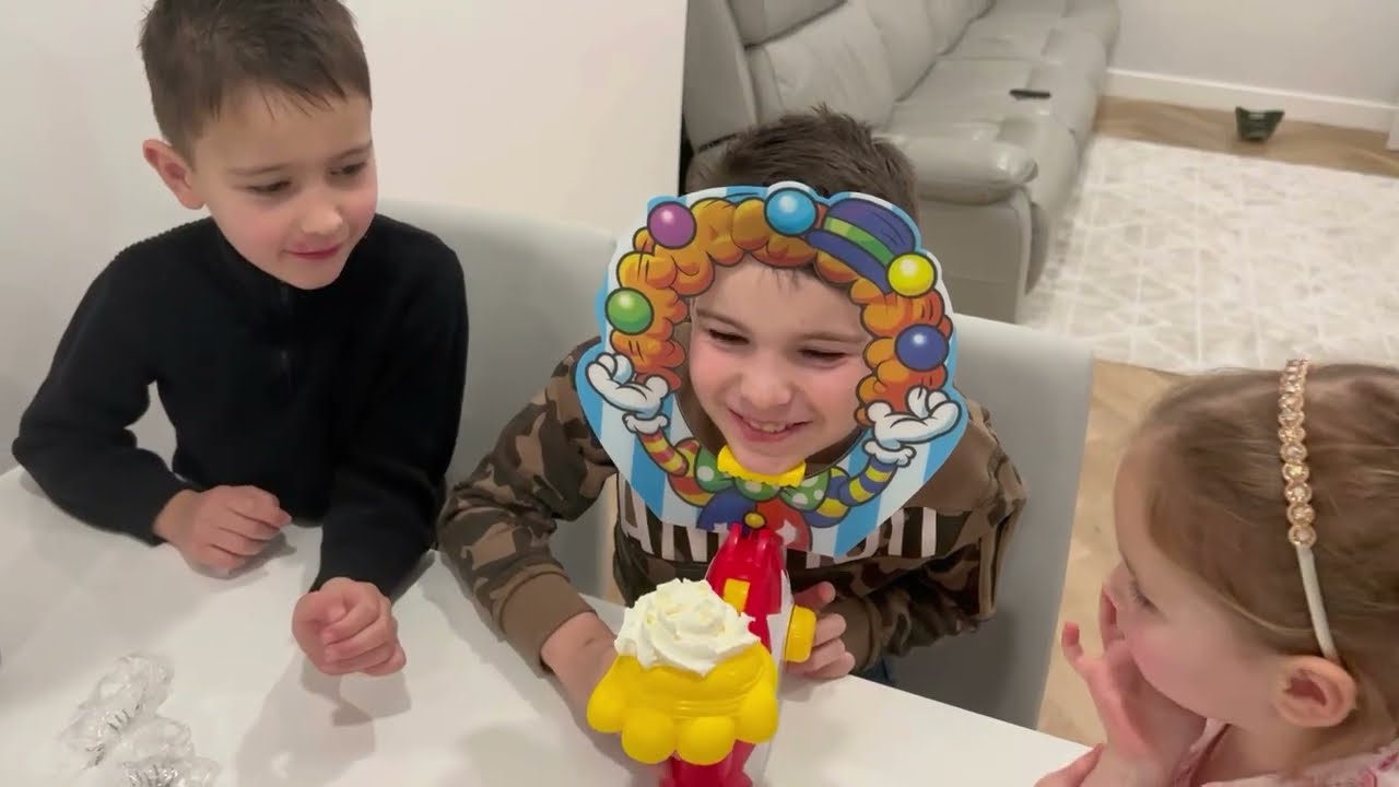 Cake Splat Kids Game ! Funny Video For Kids