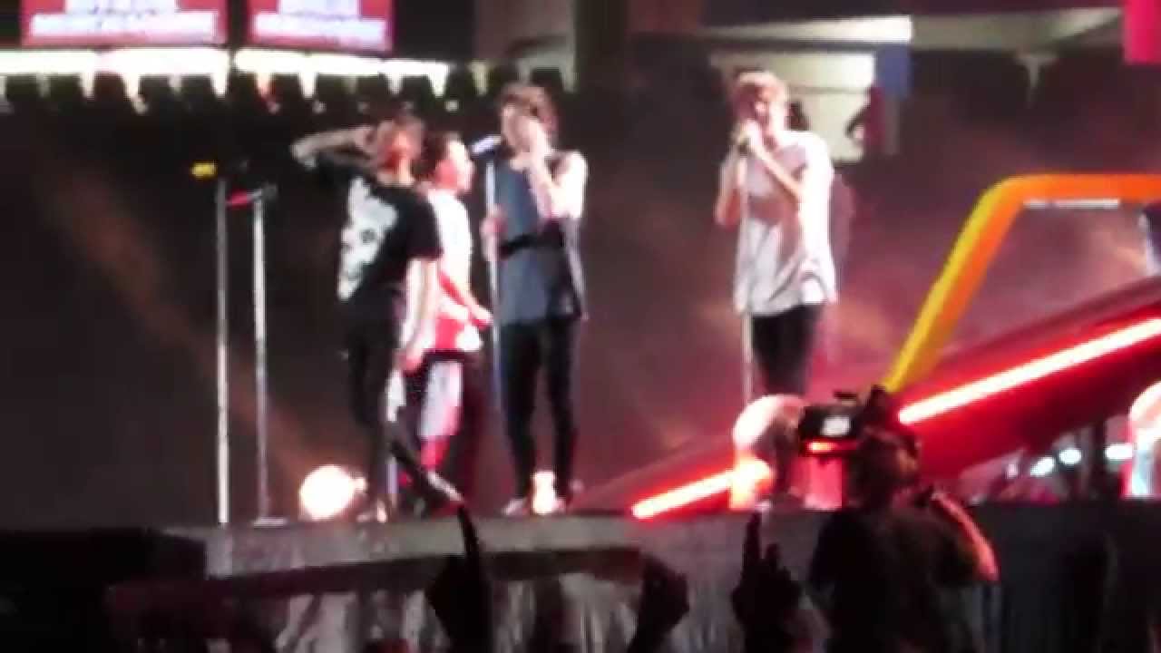 One Direction - OTRA Sydney 7 February 2015 – Through the Dark