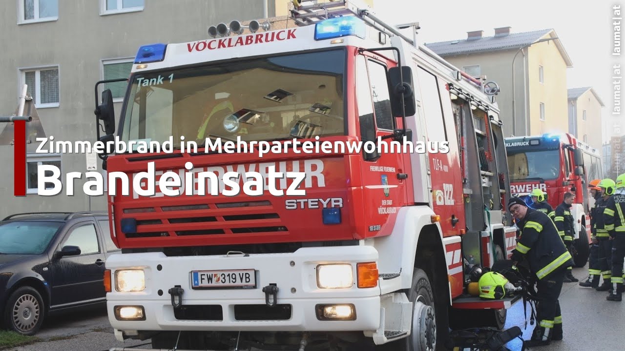 Gefährliche Situation bei Zimmerbrand in einem Mehrparteienwohnhaus in Vöcklabruck
