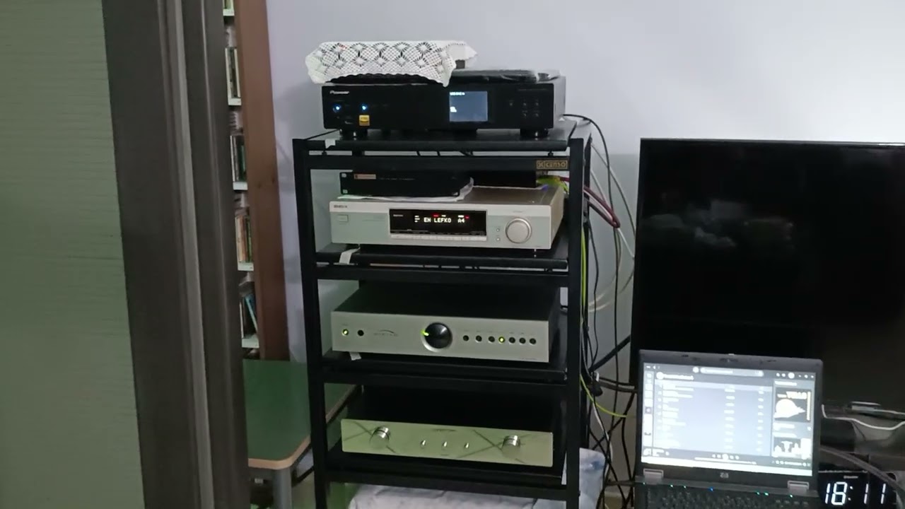 Apogee Duetta Signature -- Myryad mi120. Music: Yello. Greece. 