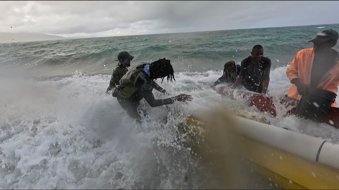 Boat Sinks in Giant Waves &ndash; I Almost Lost My Life
