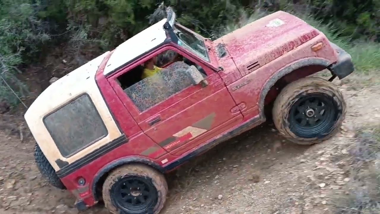 Subimos a una antigua mina con el Suzuki