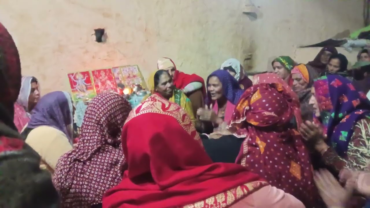 गुरवा के अर्थ में धोले धोले नारे गुड्डी व माया ने गाया  सुंदर भजन 