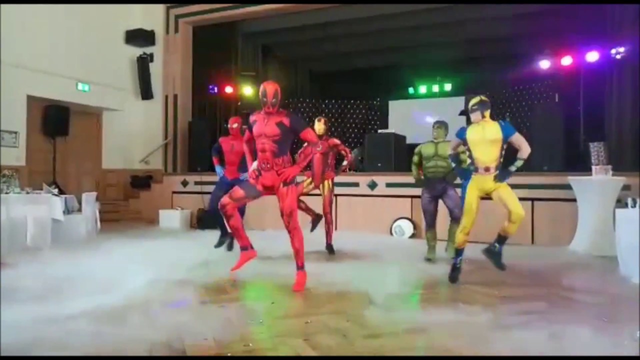 Schuhklau Marvel Spiderman Ironman Hulk Wolverine Deadpool  K-pop Momoland  Choreography Kost&uuml;me