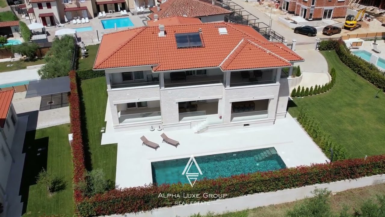 Vabriga, Istria | Luxurious villa with panoramic sea and city view, close to the center