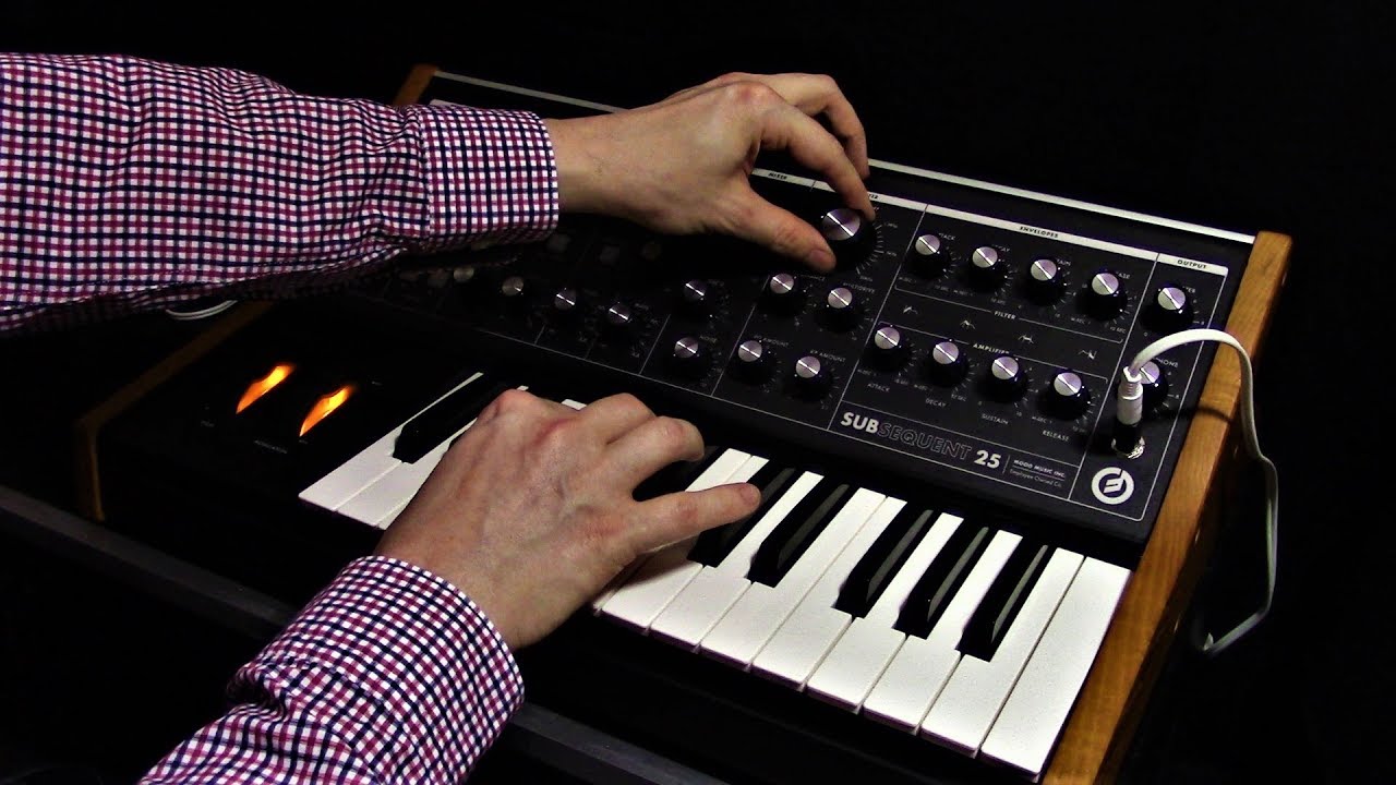 Moog Subsequent 25: 
