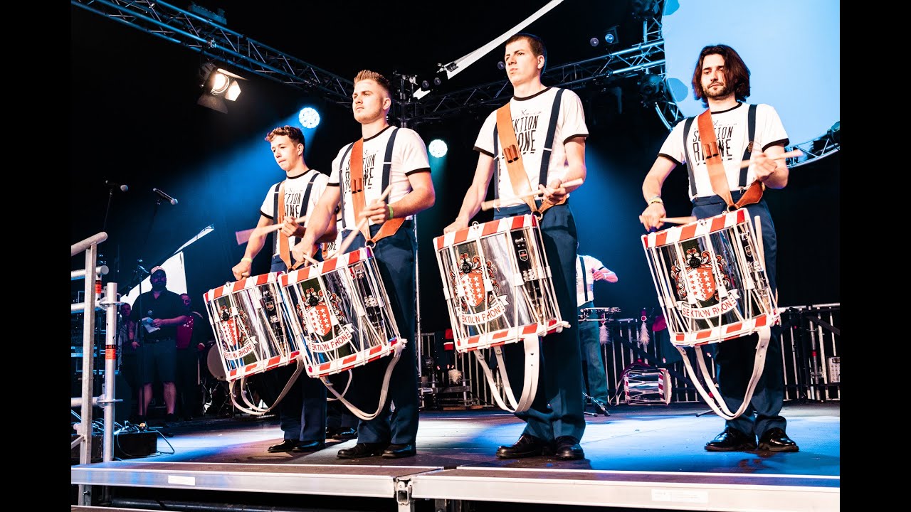 Tambouren Sektion Rhone mit Drumline am Oberwalliser Tambouren- und Pfeiferfest in Mund 2023