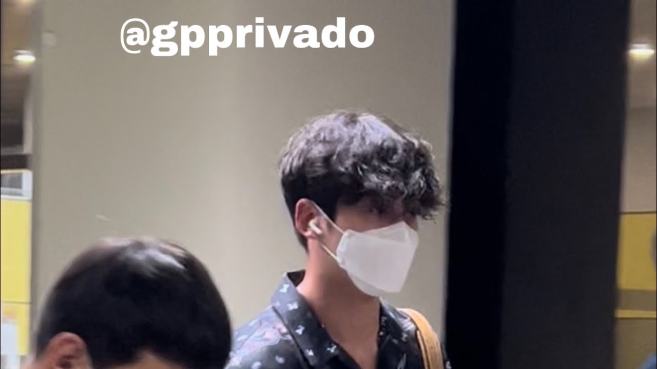 Kim Rowoon arrives in Manila