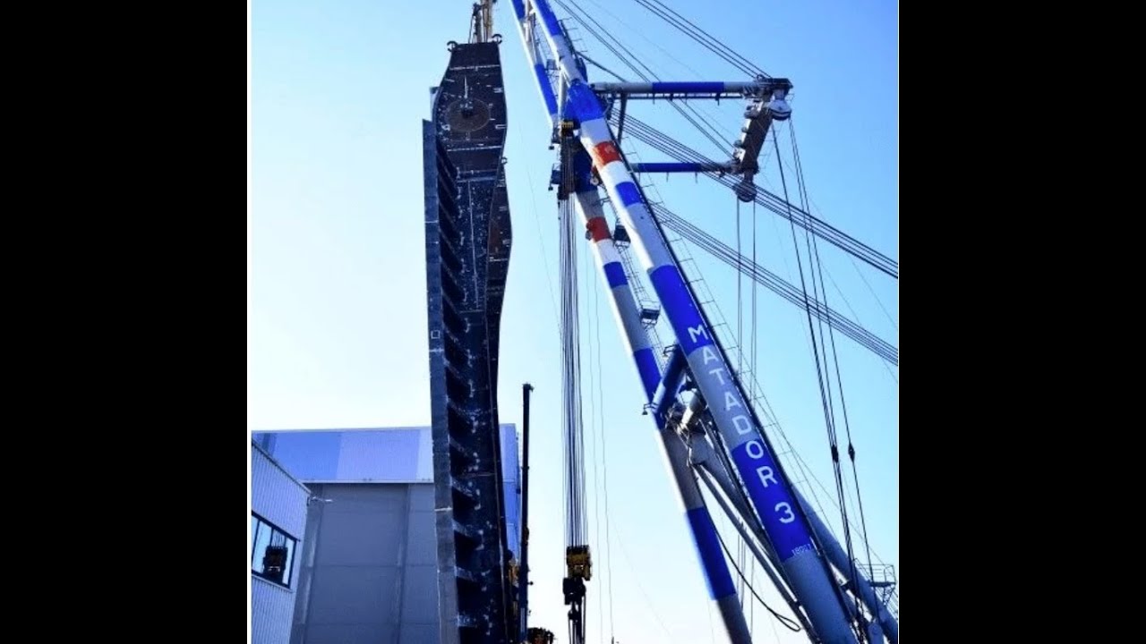 Kanteloperatie 750.000 kilo Haringvlietbrug dek, locatie Hollandia Infra Krimpen aan den IJssel.