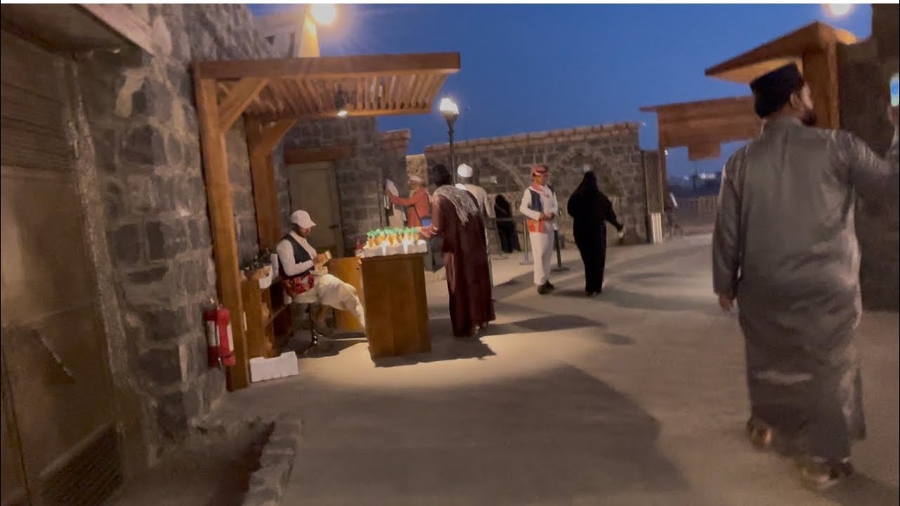 البئر الذي توضأ منها الرسول وأهرق بقية وضوءه فيها ووصى أن يغسل منها بئر غرس وفي الأخير المسجد النبوي