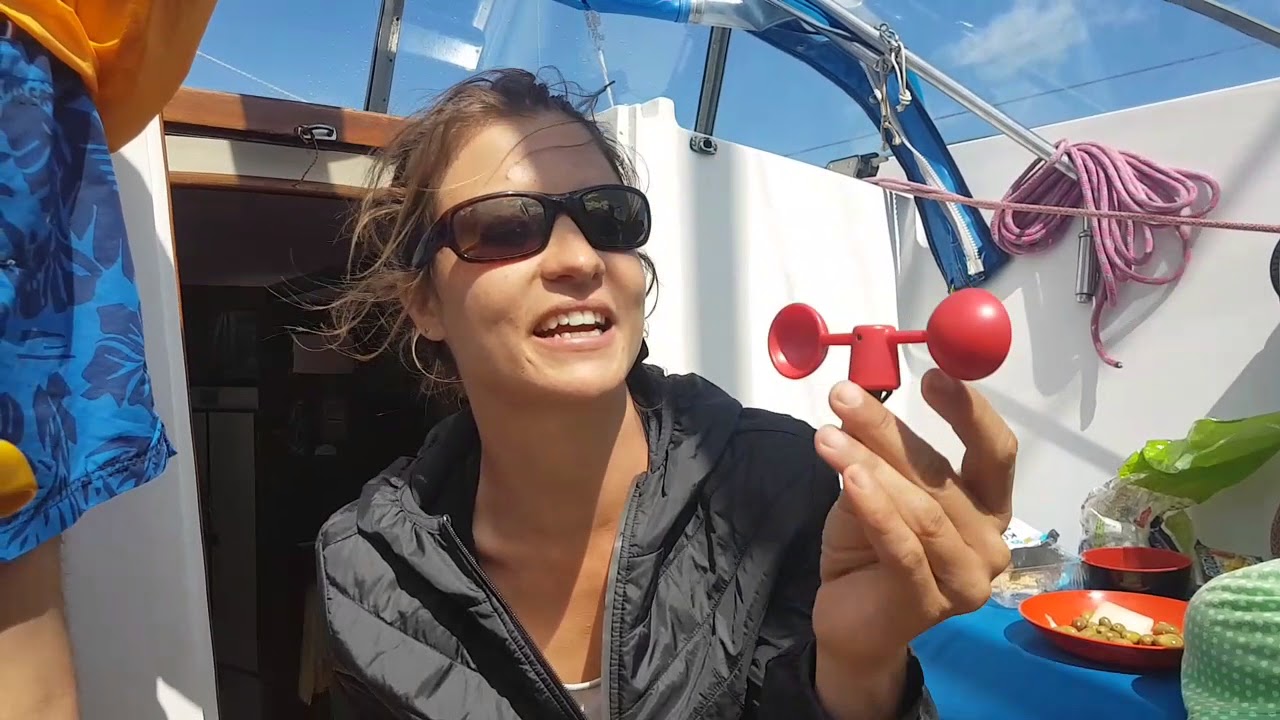 ¿Qué hacer tras fallo en el medidor de viento en un velero?