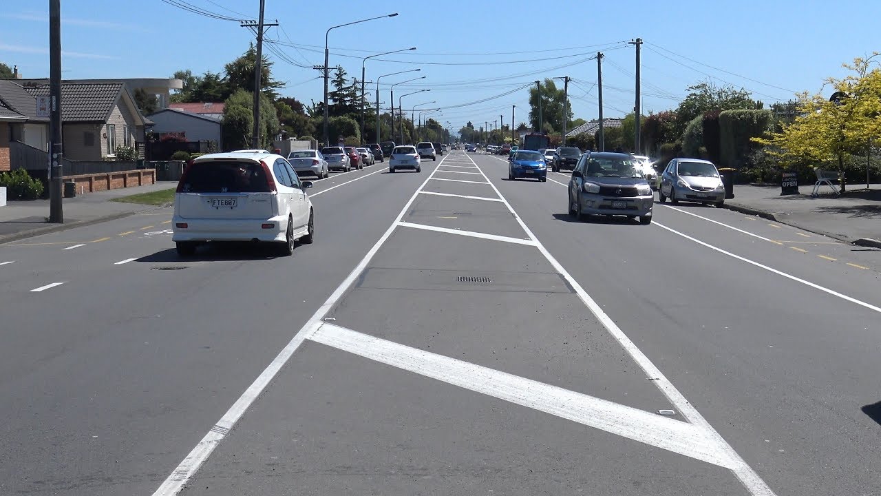Learn To Drive: How to use Flush Medians (Median Strip) for turning