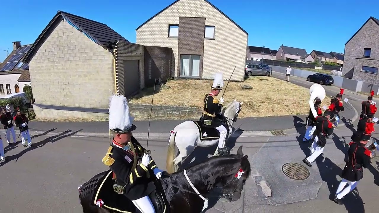 Marche Saint Eloi Laneffe 2023 2 En avant marche avec la musique Royale Saint Eloi