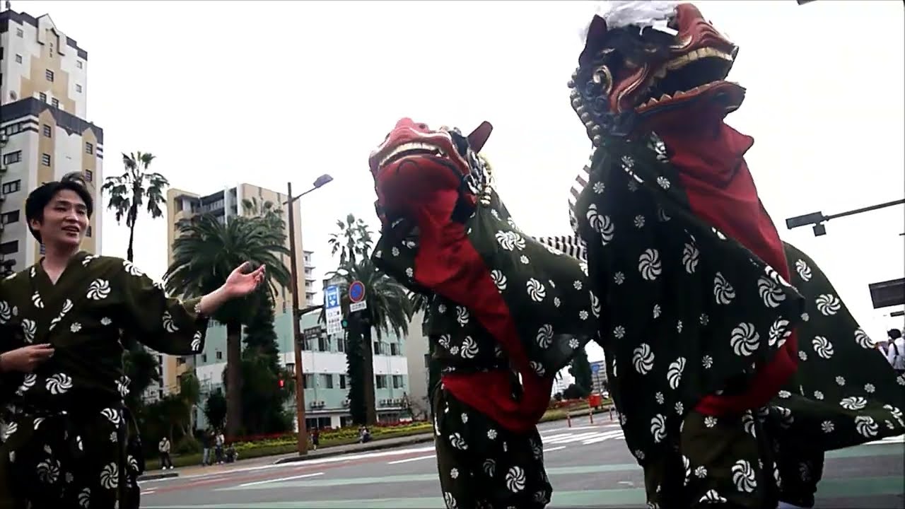 獅子舞（宮崎神宮大祭2024　神武さま　御獅子　宮崎市役所前交差点）