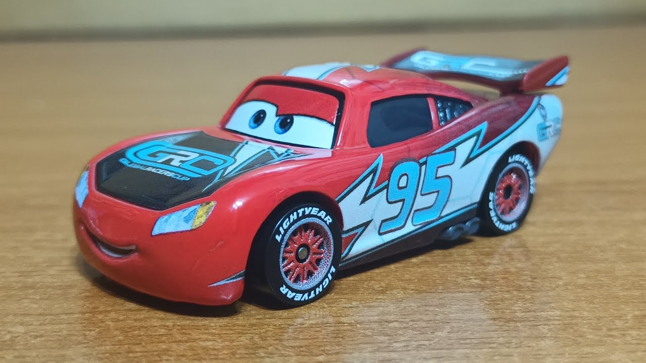 Disney Pixar Card Global Racers Cup GRC Ligtning Mcqueen review
