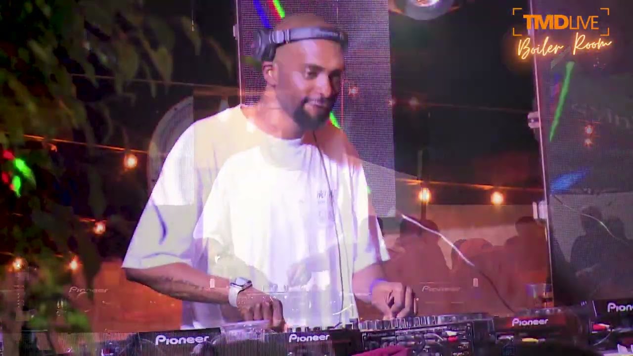 BOILEROOM EXPERIENCE : TEFO FOXX (BW)
