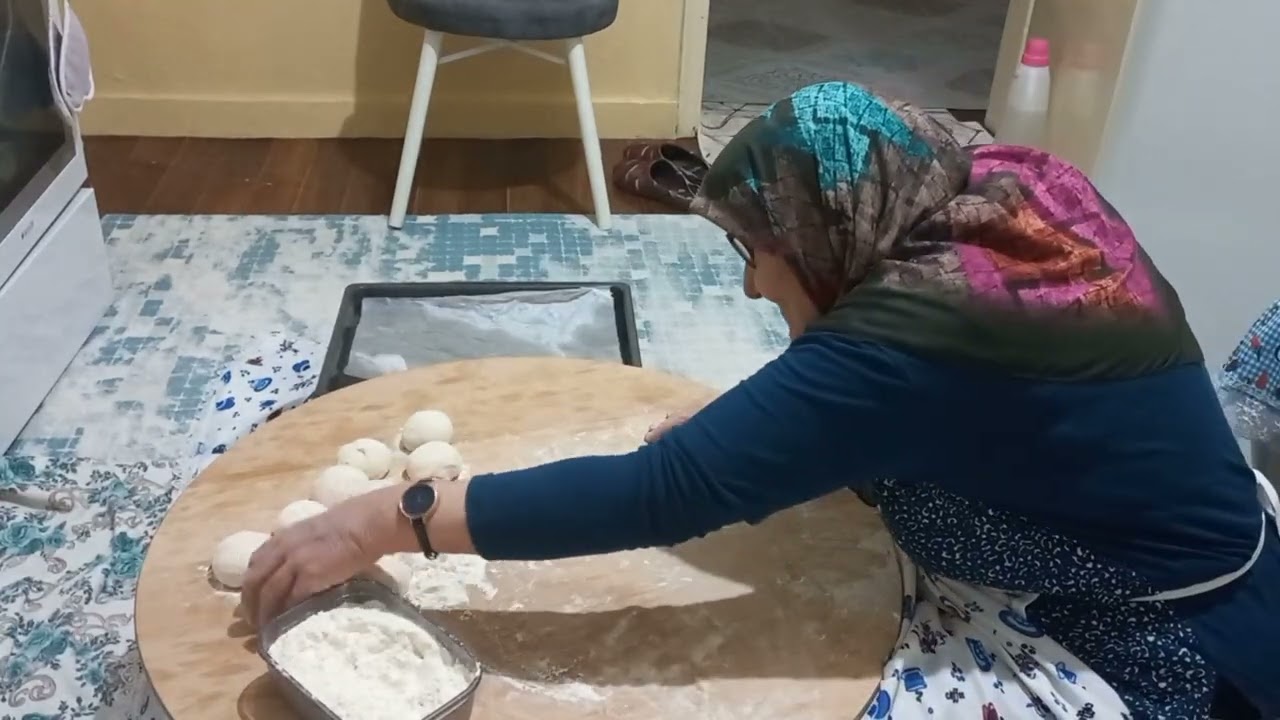 BABAANNENIZDEN MESHUR BOREK GUNU CANLARIM