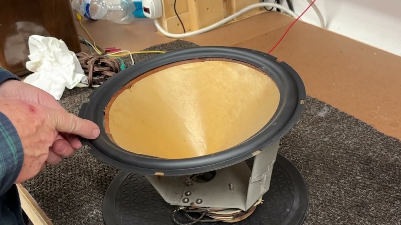 Реставрация акустической системы RCA Model 100 1925 года выпуска.