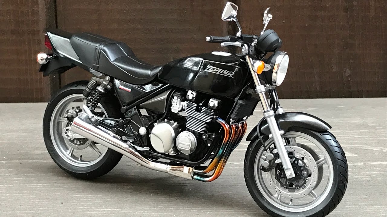ガッチャン！バイクプラモ！ZEPHYRゼファー！作ってみたー(^^)
