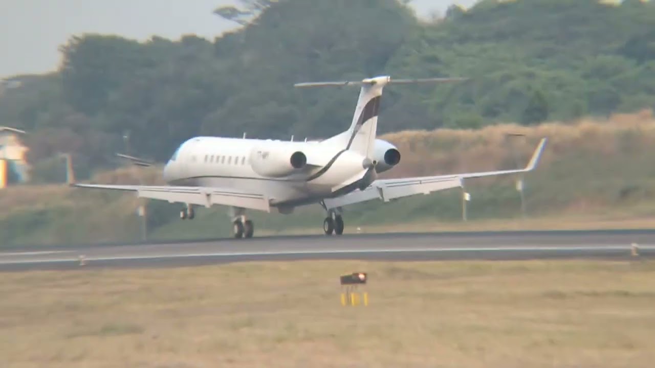 Two private jet landed smoothly in Halim#supriyatno #landing #jetpribadi #planespotting #