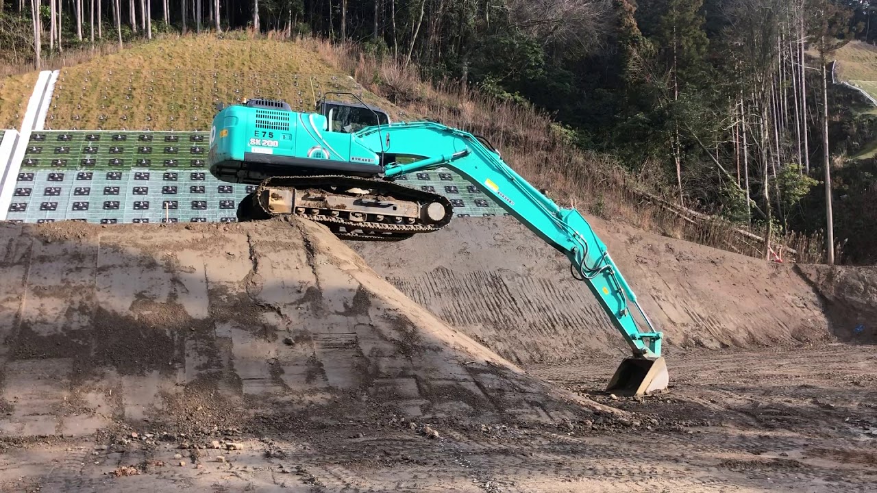 重機山から降りる。