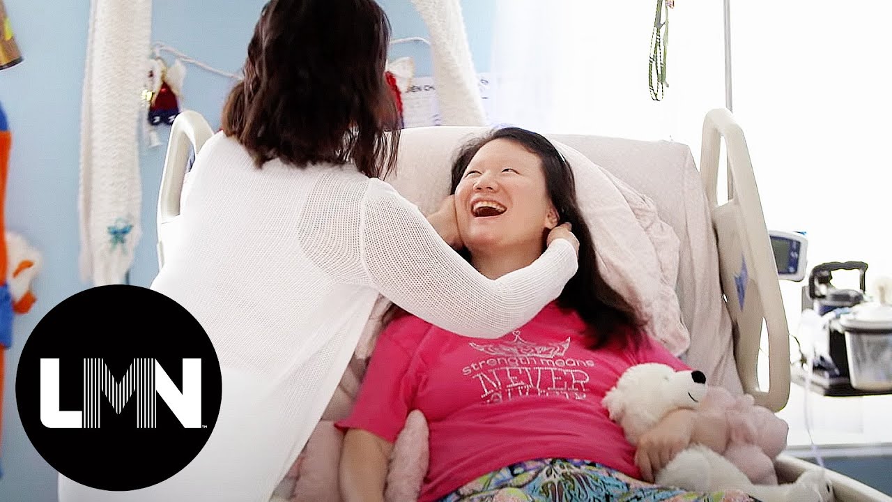 18-Year-Old Survives HORRIFIC ATTACK (Season 1) | #TextMeWhenYouGetHome | LMN