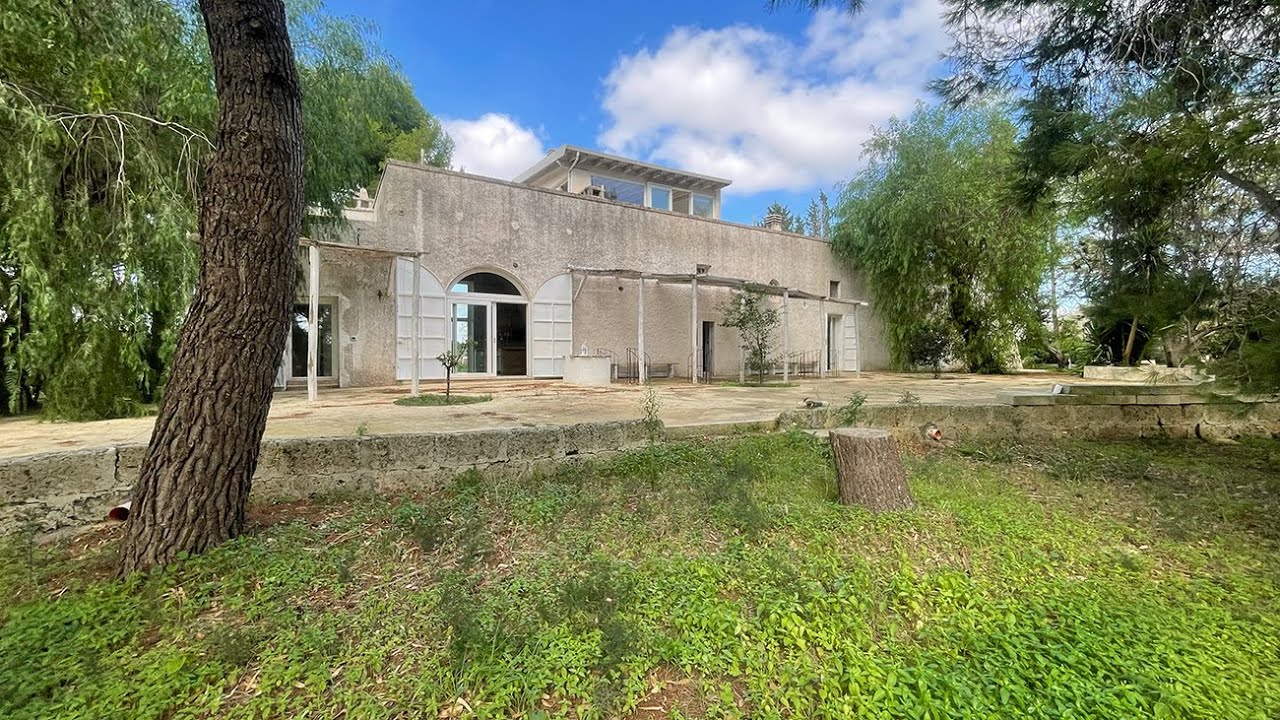 Nel cuore del Salento, tra Porto Cesareo e Lecce, in vendita una splendida Masseria storica