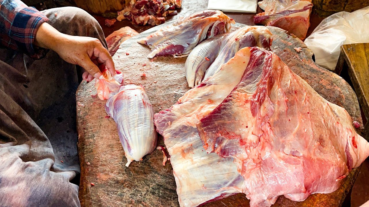 Fastest Beef Cutting Skills in Bangladesh || Beef Cutting Skills 2023 || Cow Meat Cutting Skills