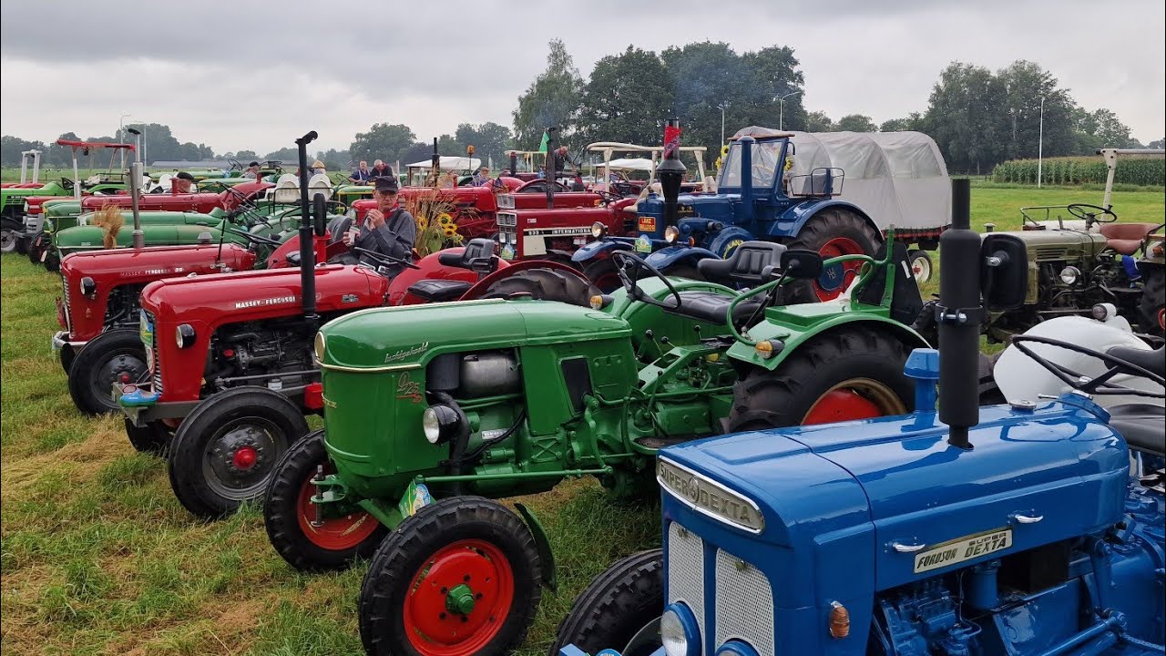 vrijdag voor oud lunterse dag 2023. rond rit met trekkers, auto's en brommers.