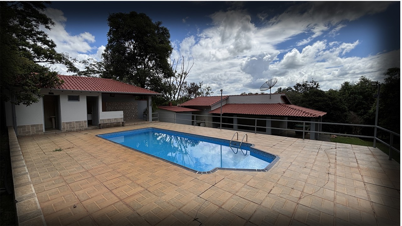 CH&Aacute;CARA COM PISCINA  POR R$ 240 MIL,  A 4 KM DE MOCOCA POR ASFALTO