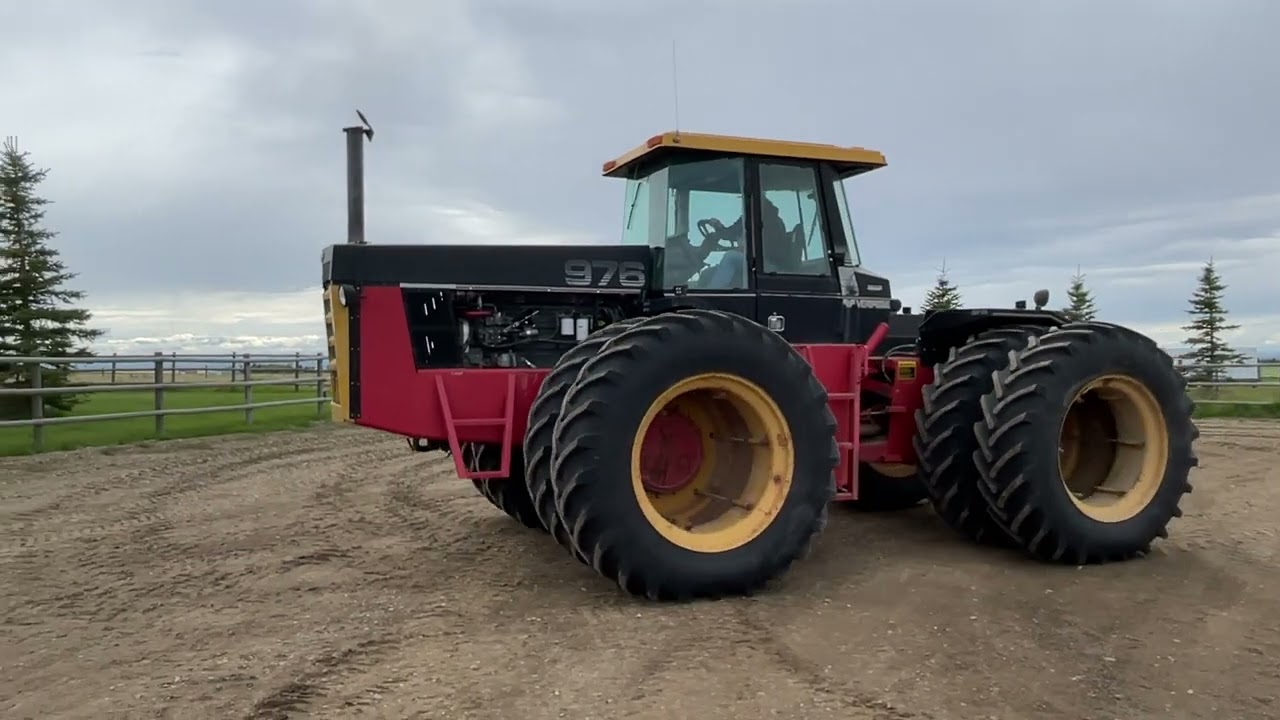 1985 Versatile 976 4WD Tractor