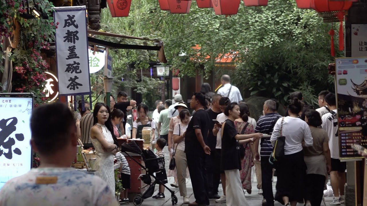 Summer holidays boost local economy in southwest China's Chengdu
