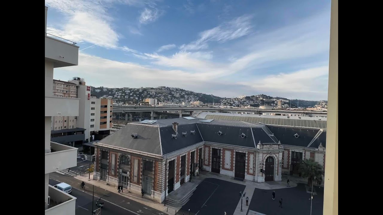 Charmant 2 pièces Art Déco rénové – Vue dégagée, étage élevé, cœur de Nice