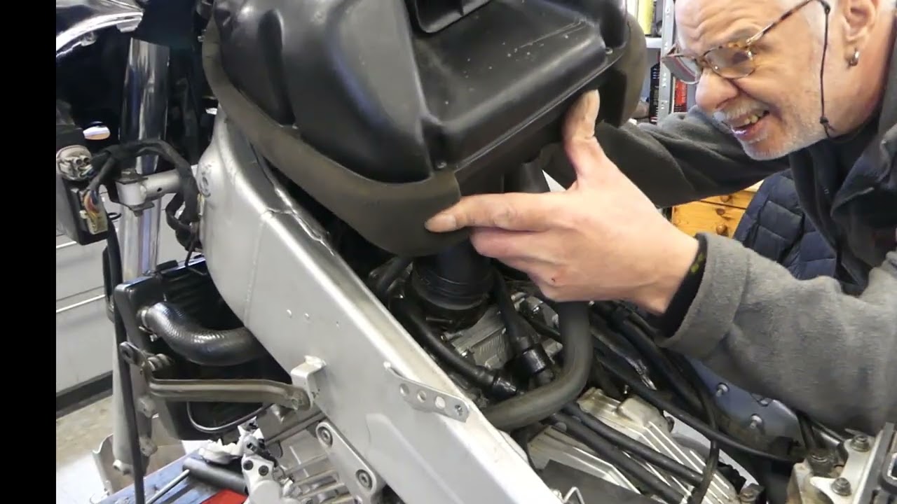 Yamaha TDM 850 Der Kampf mit dem Luftfilterkasten 14