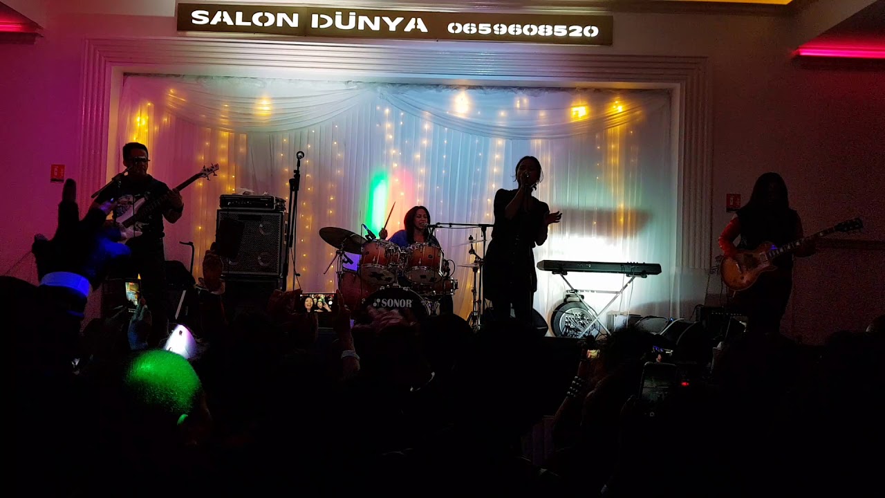 DILLIE Mandehana