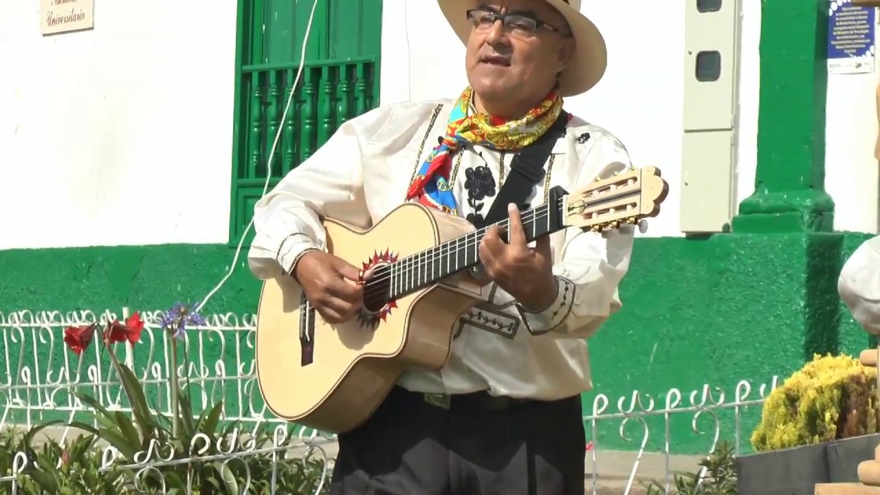 LA CHISMOSA