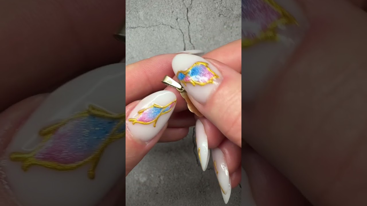 Распаковка антикварных и винтажных украшений лота, купленного на аукционе. 