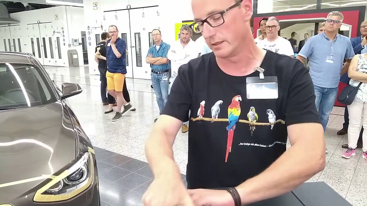 Glasurit stellt neues Ratio Scan Farbton-Messgerät vor