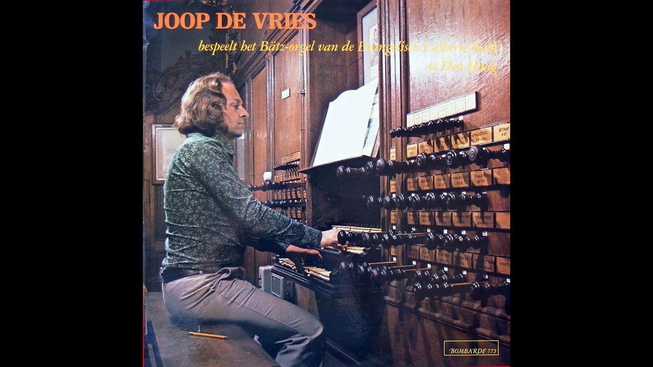 Joop de Vries bespeelt het orgel van de Evangelisch Lutherse Kerk te Den Haag (1)