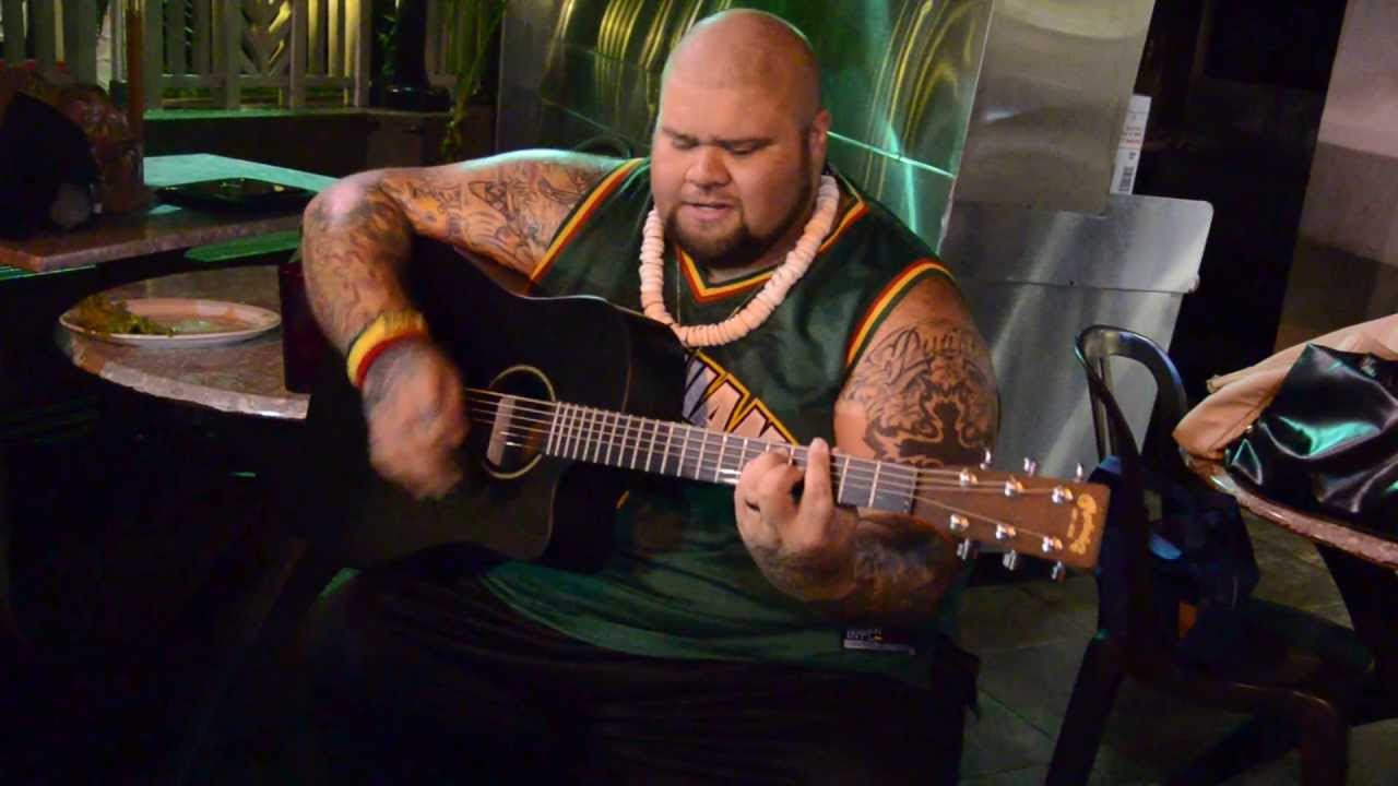 Shawn Kaua'awa-Mokuahi Garnett sings